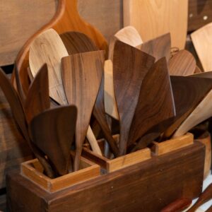 Espátula grande de madera dura